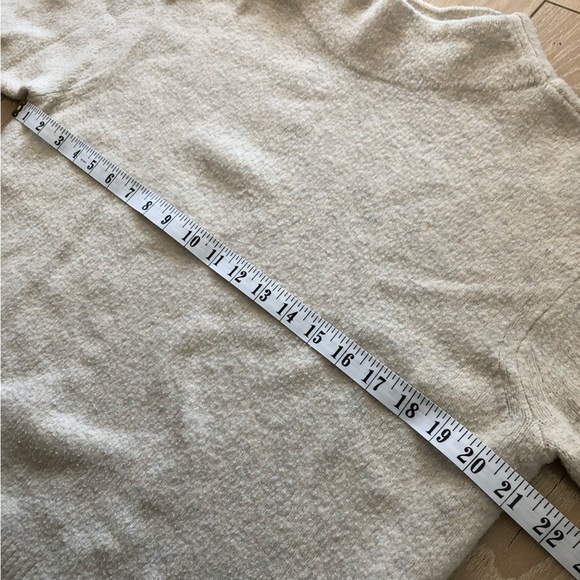Uniqlo Wool Blend Mock Neck Sweater in White Light Grey Heather Size S - Picture 5 of 10